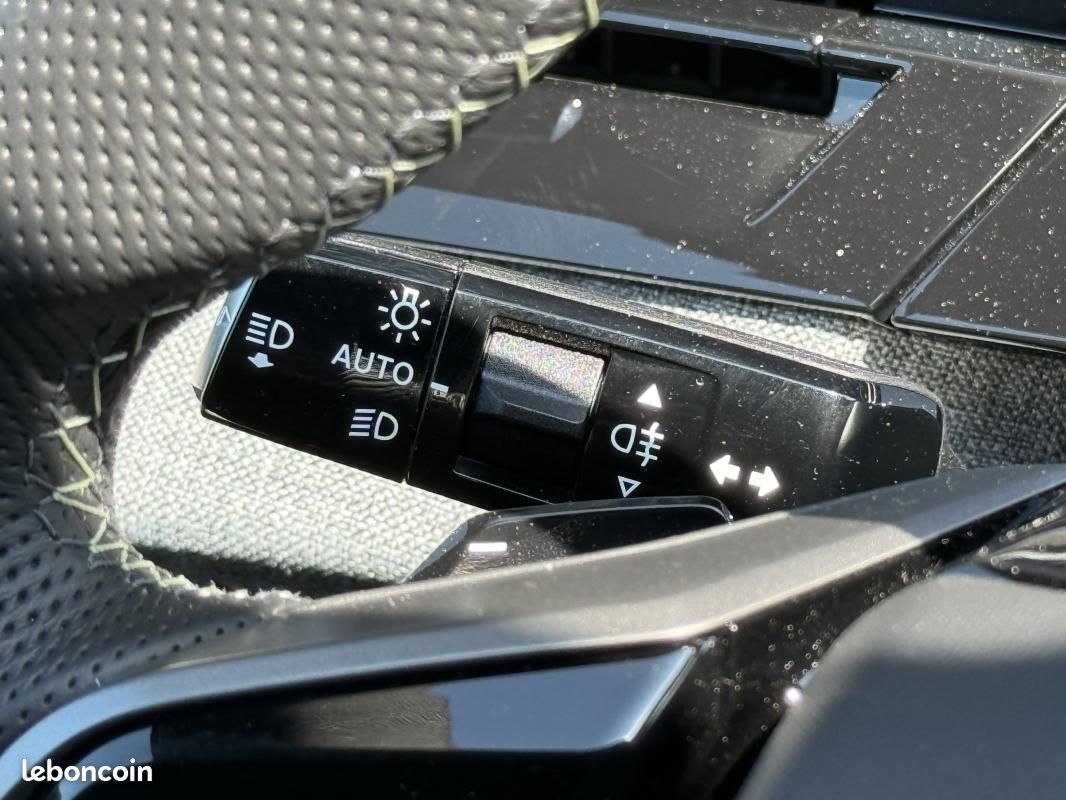 Peugeot 3008 GT EXLUSIVE HYBRID 145 CH (image 17)