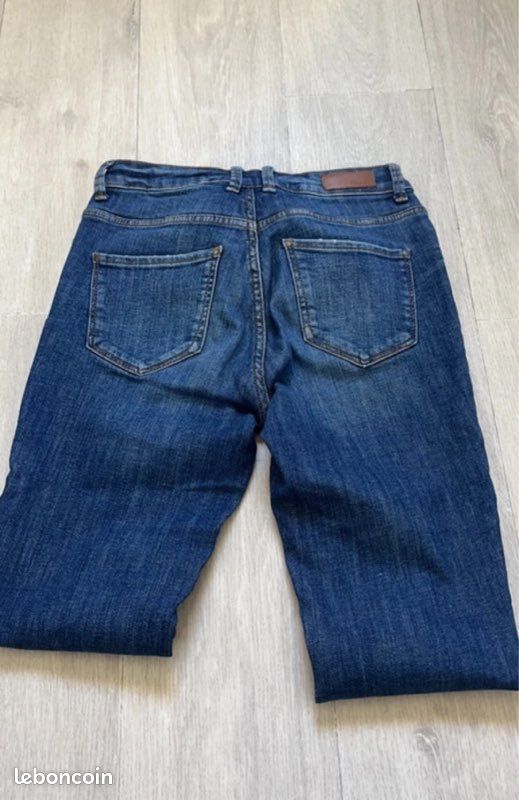Jeans troué (image 2)
