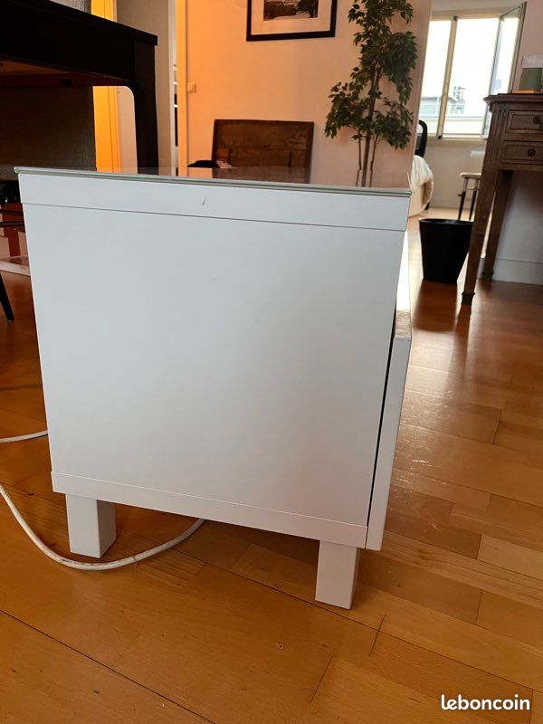 Meuble TV Blanc très bon état IKEA avec la protection de verre (image 3)