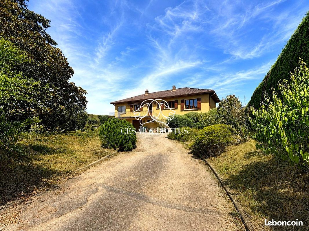 Maison 7 pièces 190 m² · à La Tour-de-Salvagny · 190 m² · 649 000 €