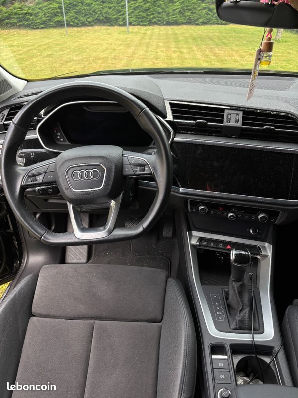 Audi Q3 SPORTBACK 35 TFSI 150 ch Stronic S-line / Suivi complet Audi (image 8)
