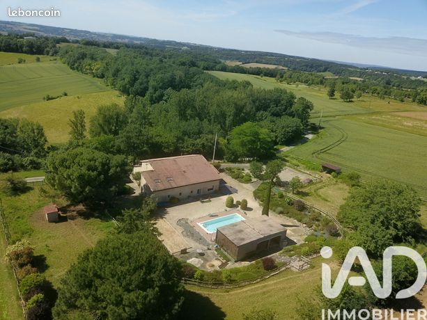 Propriété 8 pièces 370 m²