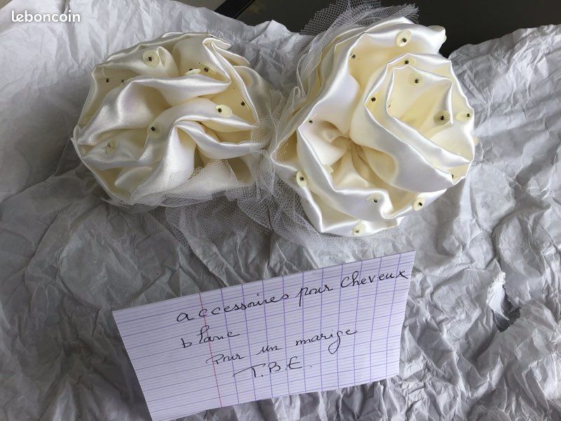 Trois accessoires deux pour les cheveux presque neuf et une boîte à bijoux maison du monde (image 2)