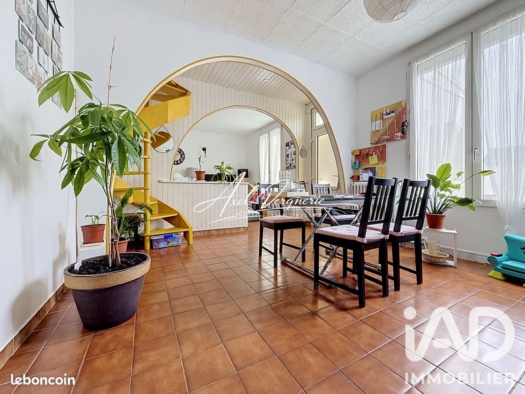 Maison 5 pièces 87 m² · à Thiais · 87 m² · 330 000 €