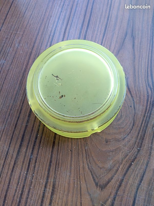 Cendrier jaune (image 2)