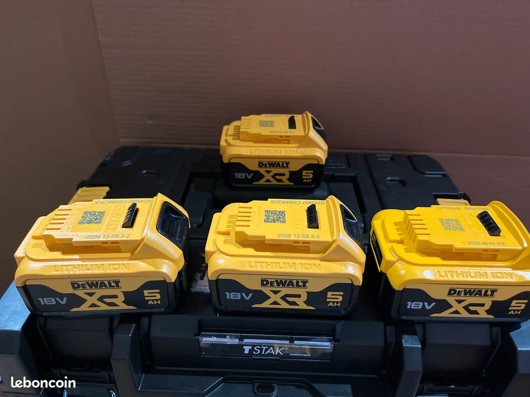 7 batteries Dewalt, trois chargeurs et une grande caisse Stak (image 6)