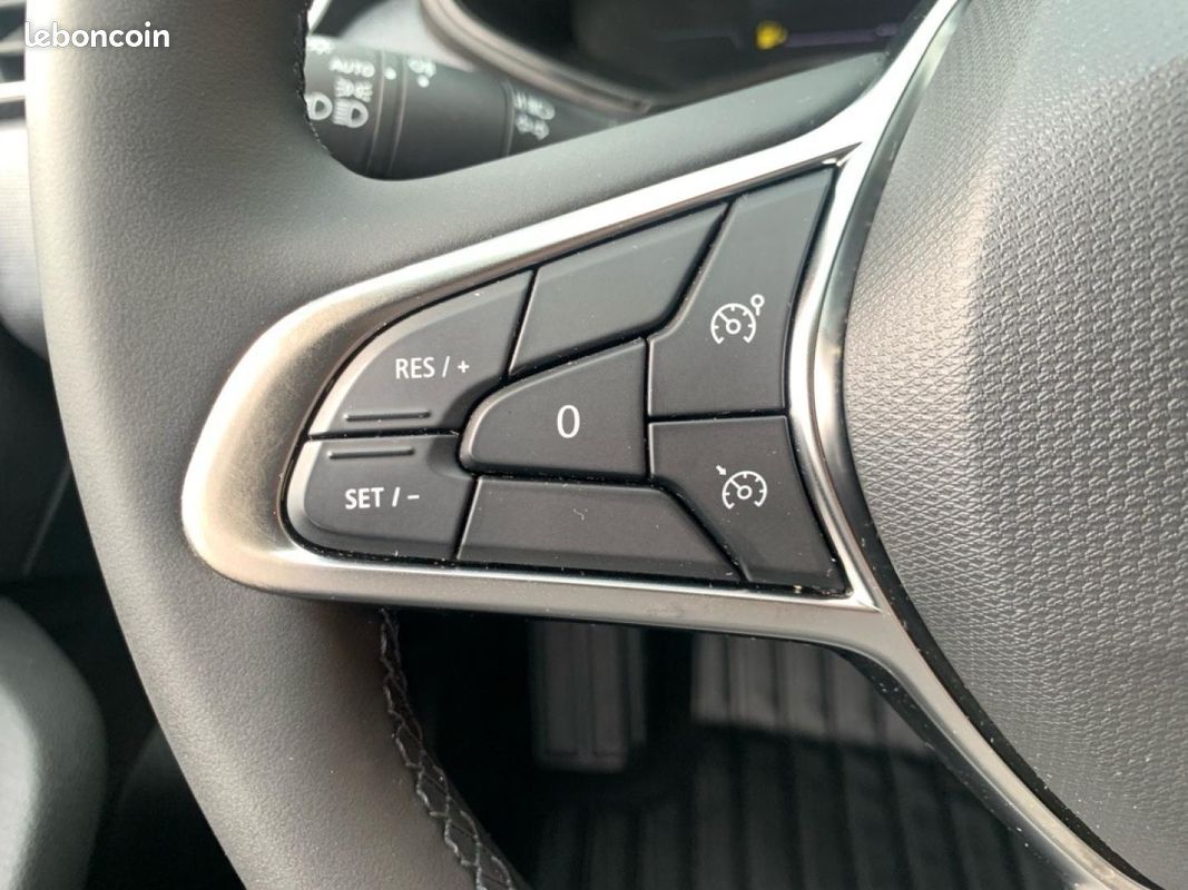 Renault CLIO Evolution CVT (image 7)
