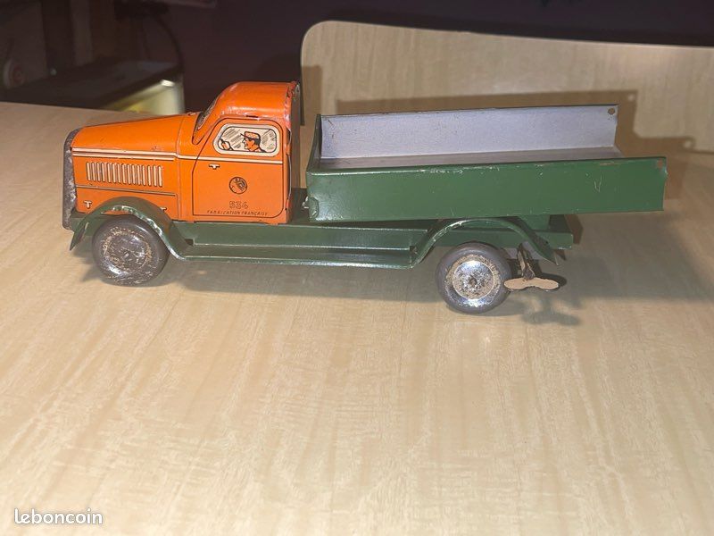 LEGO petit lit à benne basculante jaune camion