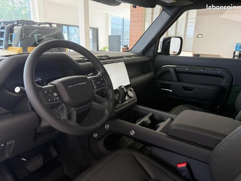 Land-rover Defender 90 3.0 D250 Hard Top X-Dynamic SE (image 15)