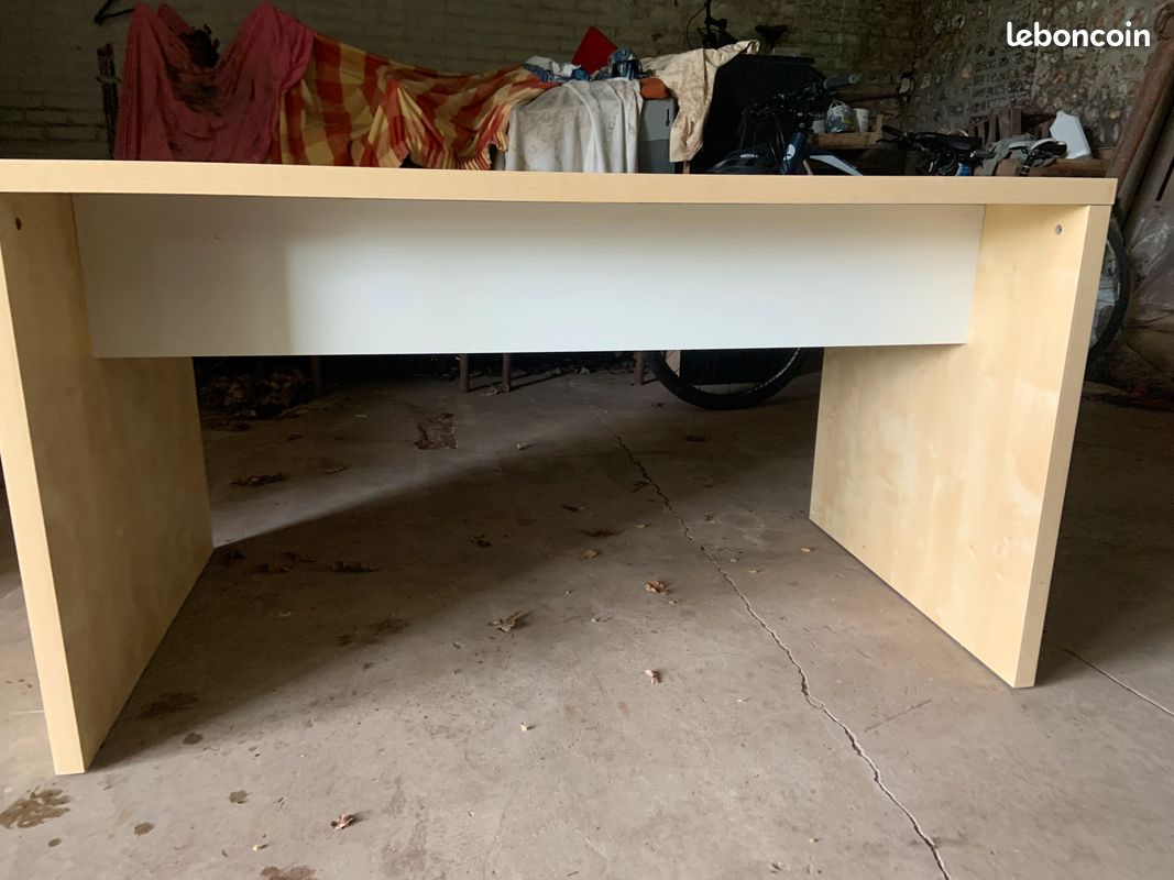 Bureau Ikea bois clair (image 1)
