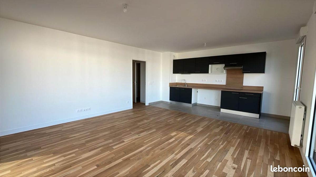 Appartement 4 pièces 84 m² · à Colombes · 84 m² · 2 445 €/mois