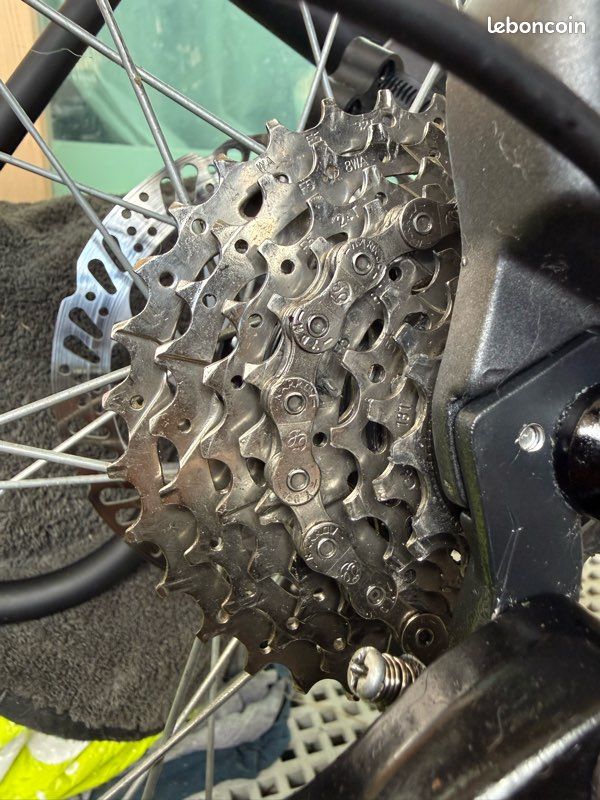 URGENT - PRIX négociable VTT Électrique 1000W Suréquipé MAXXIS / TFT / Alarme / Autonomie 100km (image 6)