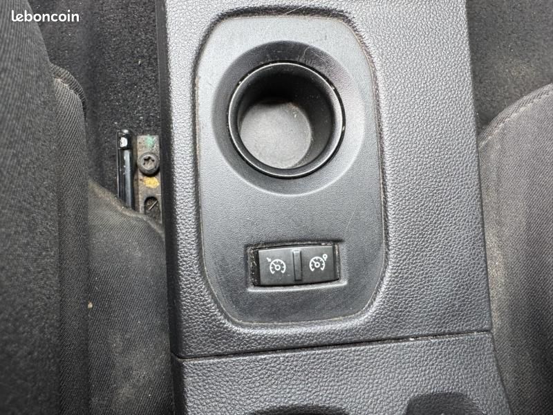 Dacia Duster 1.5 Blue dCi 95ch Essentiel 108g 4x2 - 19 (image 13)