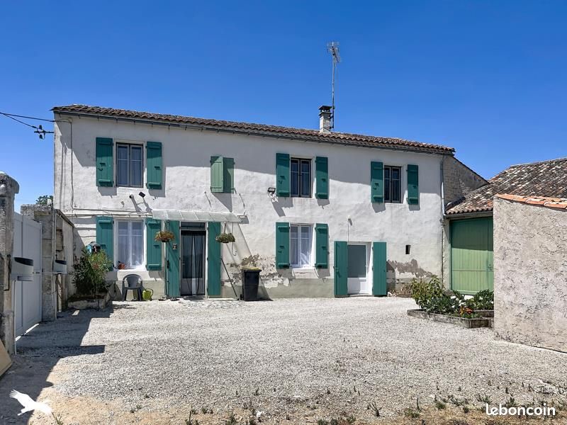 Maison 4 pièces 105 m² · à Saint-Genis-d'Hiersac · 105 m² · 182 069 €