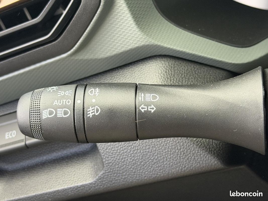 Dacia duster 1.2 essence 130 camera de recul + radar de recul + roue de secours + regulateur (image 17)
