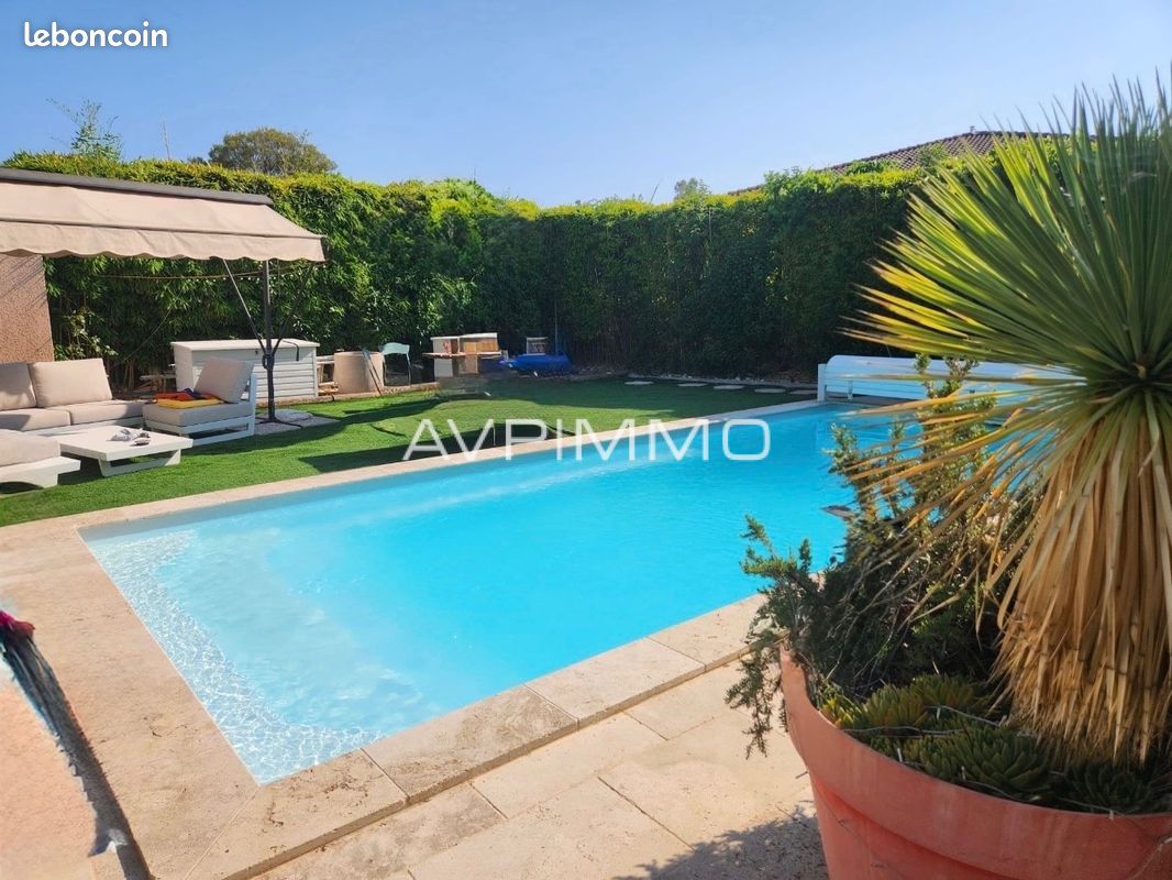 Maison 5 pièces 145 m² · à Saint-Cyr-sur-Mer · 145 m² · 1 050 000 €