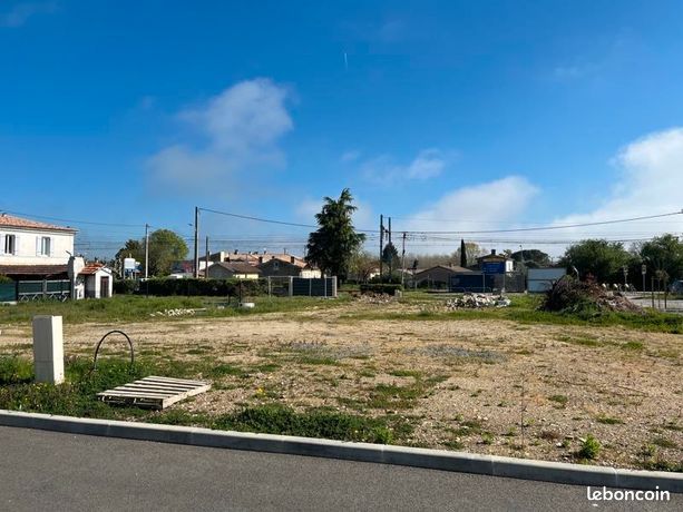 Terrain 235 m² Arbanats