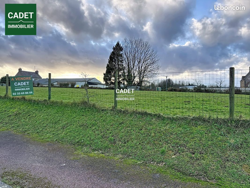 Terrain 1110 m² · à Bourguenolles · 1 110 m² · 44 000 €