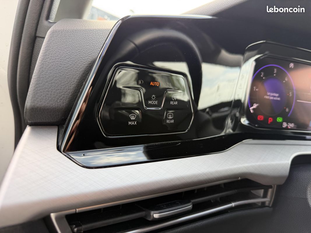 VOLKSWAGEN Golf 2.0 TDI 150 DSG7 Life Plus (image 21)