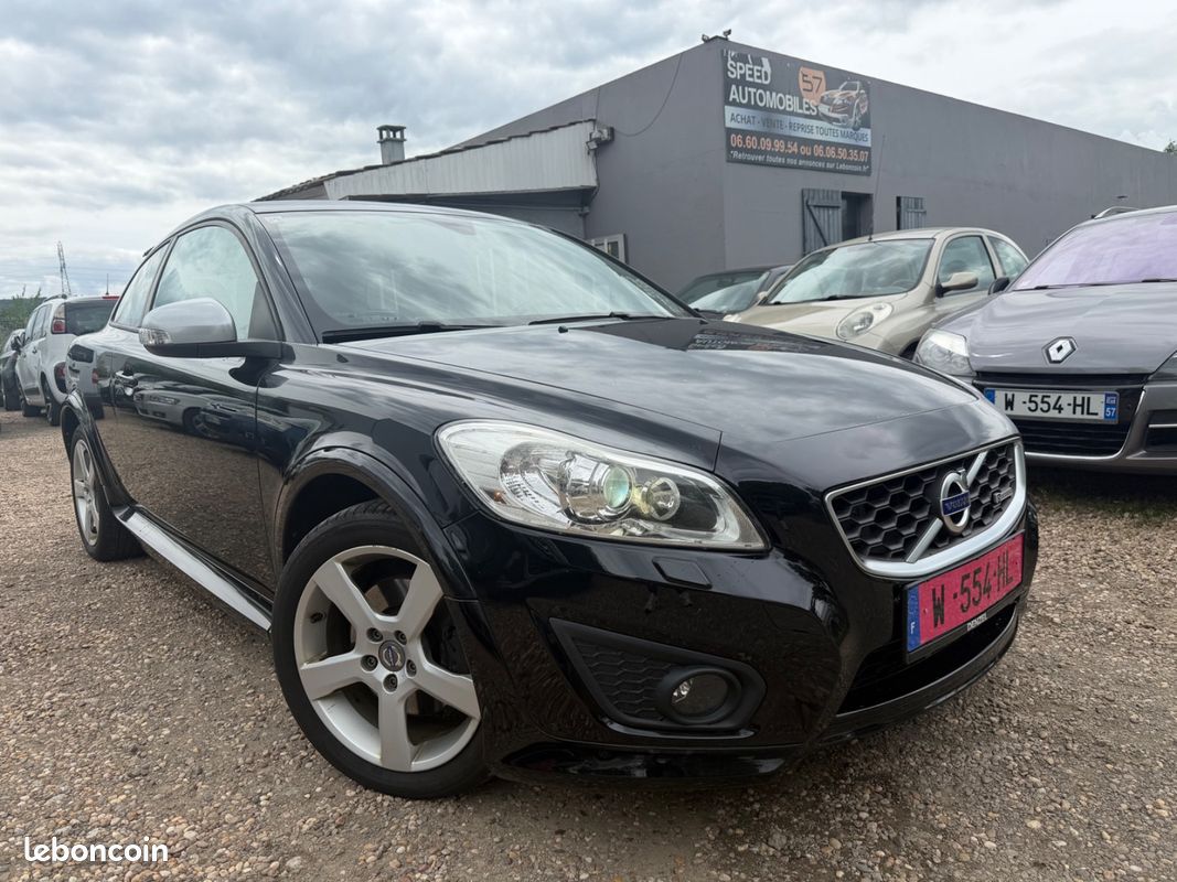 Volvo C30 2.0 D4 177 R-Design CUIR XENONS (image 1)