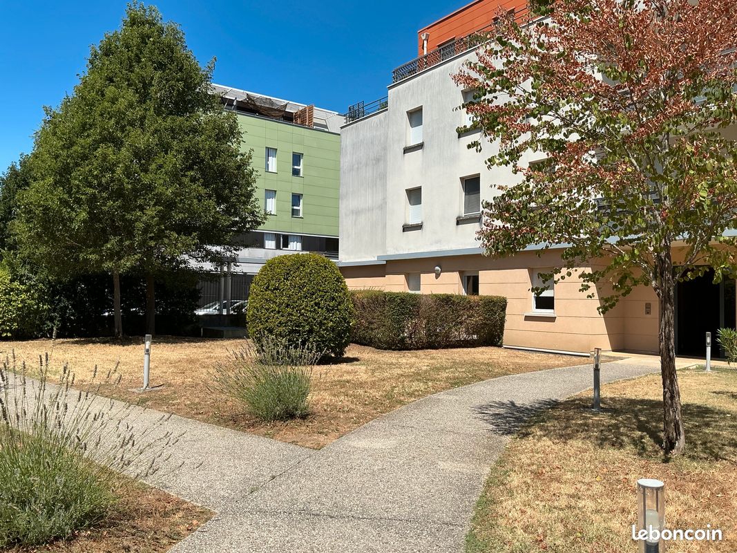 Appartement 2 pièces 54 m² · à La Riche · 54 m² · 730 €