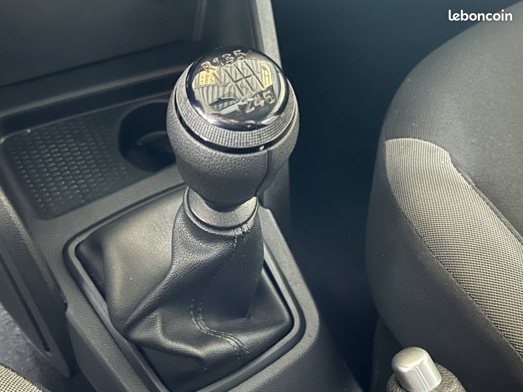 DACIA Duster Blue dCi 115 4x2 Essentiel (image 16)
