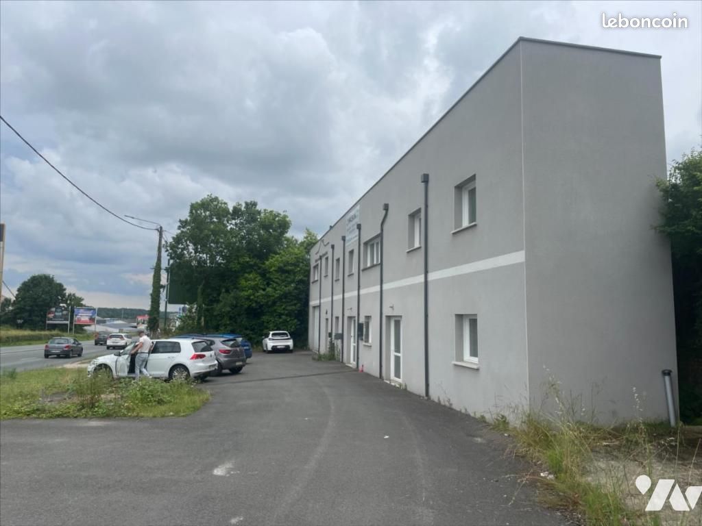 Local d'Activités 95 m² MIGNE AUXANCES (image 1)