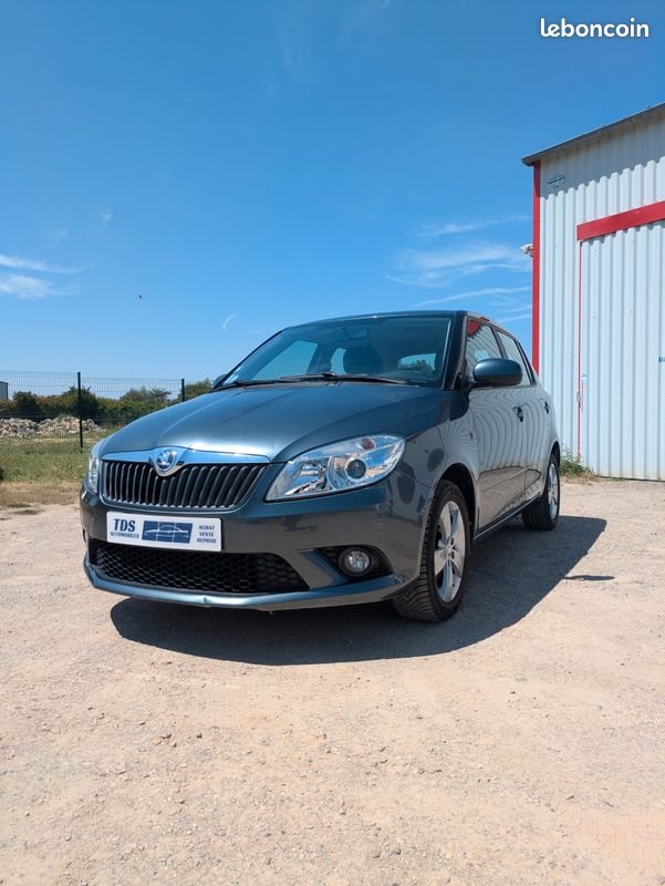 Skoda Fabia 2 1.2 12V 60ch Tour de France PREMIERE MAIN (image 3)