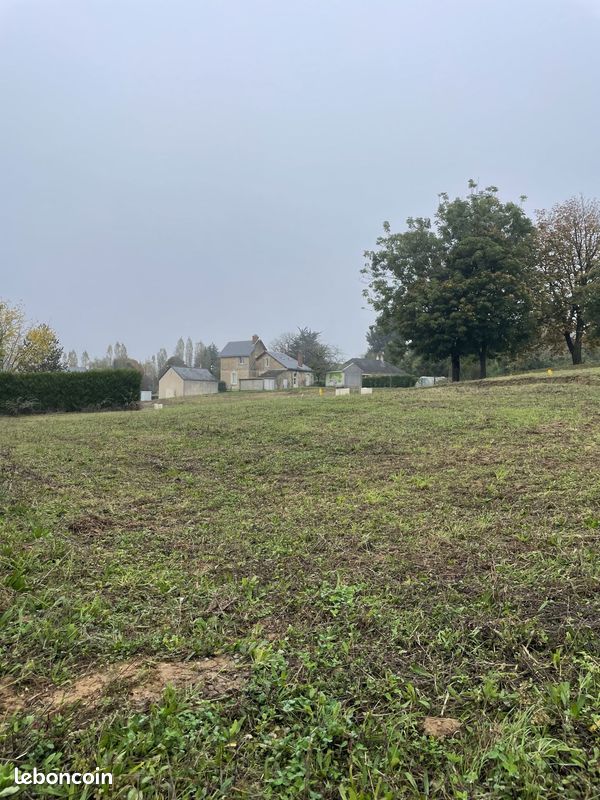 Terrain 420 m² · à Huillé-Lézigné · 420 m² · 42 840 €