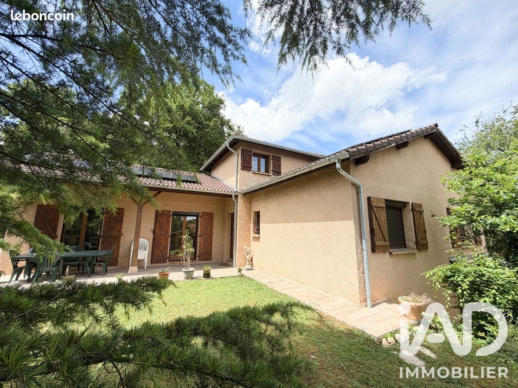 Maison 10 pièces 176 m² · à Chassieu · 176 m² · 635 000 €