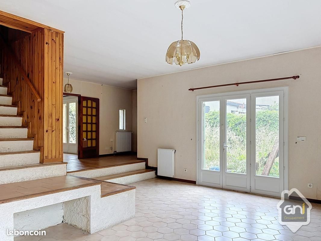 Maison 7 pièces 135 m² · à Eyguières · 135 m² · 420 000 €