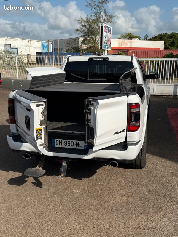 Ram limited night edition v8 5.7hemi rambox (image 4)