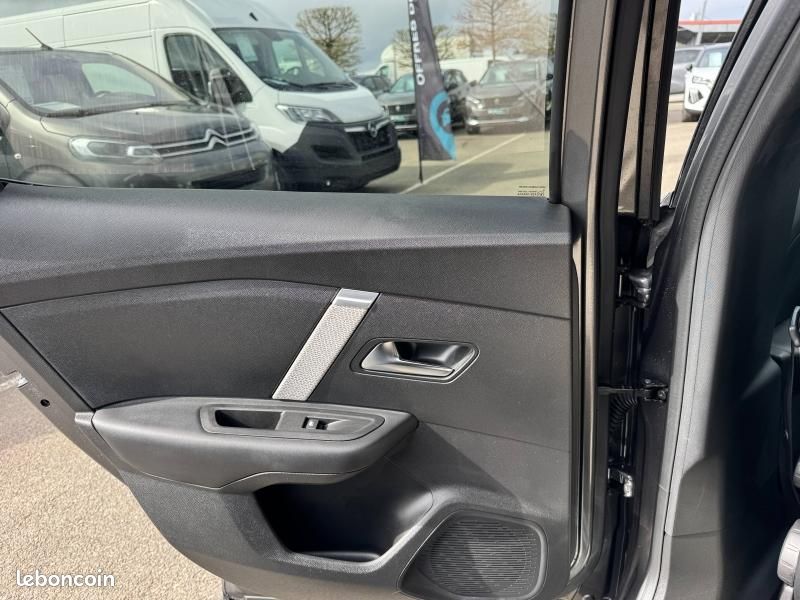 Citroen C4 BlueHDi 130 Shine EAT8 (image 14)