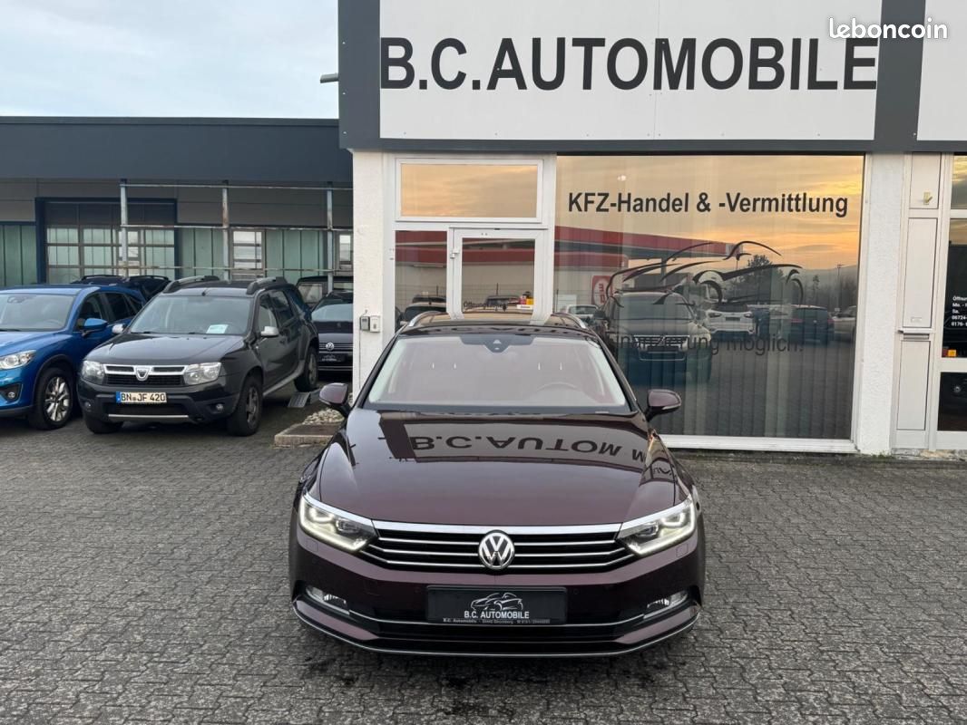 Volkswagen Passat SW Highline 1.4 TSI 150 ch / Virtual Cockpit Toit panoramique Caméra LED (image 2)