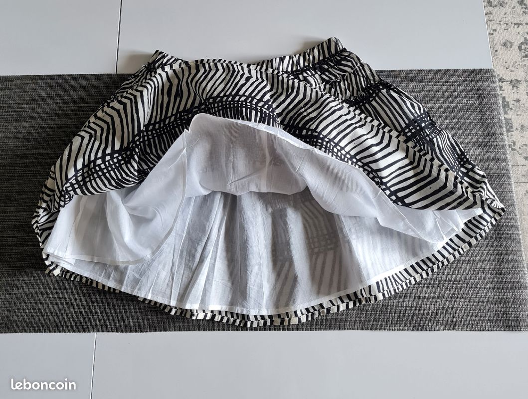 Jupe courte - taille S (image 2)