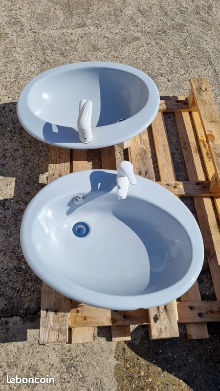 Baignoire et vasques de salle de bain (image 4)
