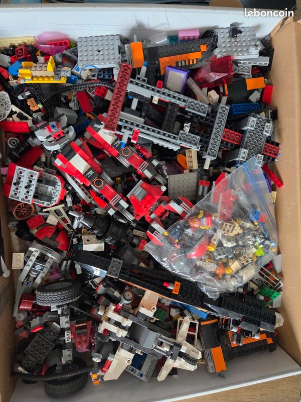 Lot de lego à reconstruire
Plus de 14 kilos avec leurs notices respectives
Différentes licences
Star wars ninjago technique citygo (image 3)