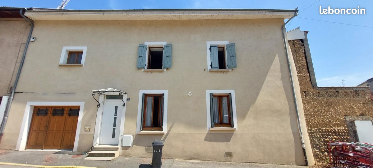 Maison 3 pièces 82 m² · à Beaurepaire · 82 m² · 130 000 €