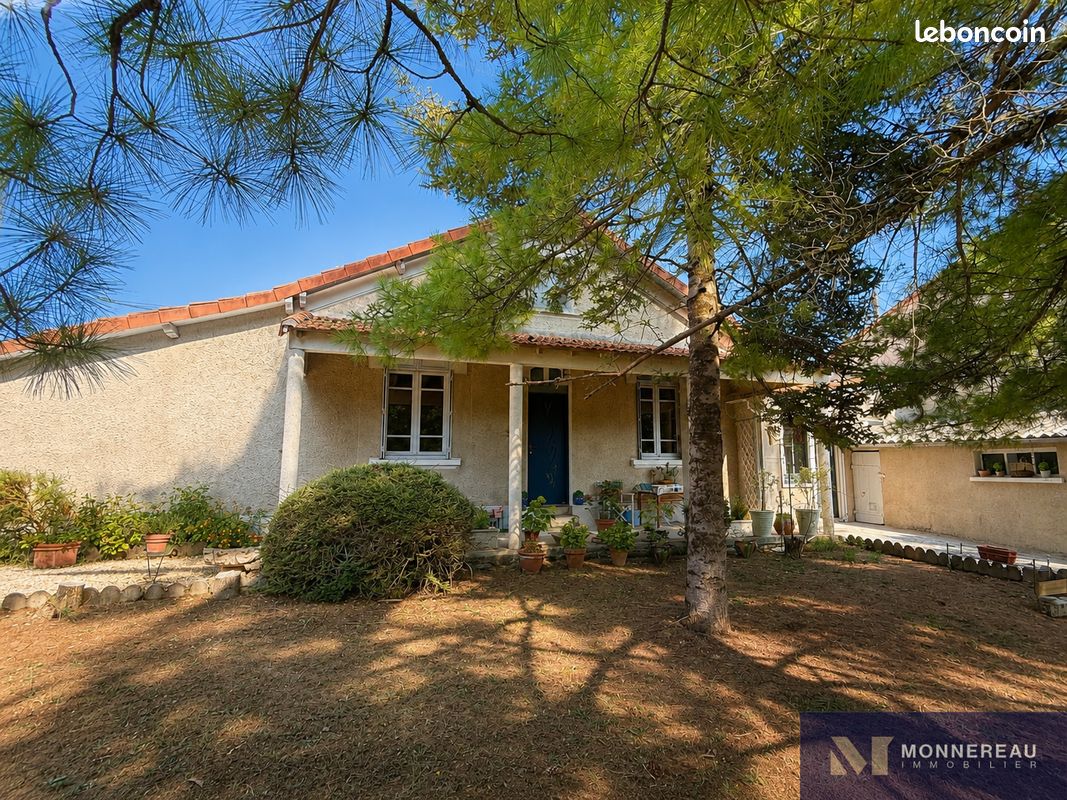 Maison 6 pièces 173 m² · à Gond-Pontouvre · 173 m² · 304 500 €
