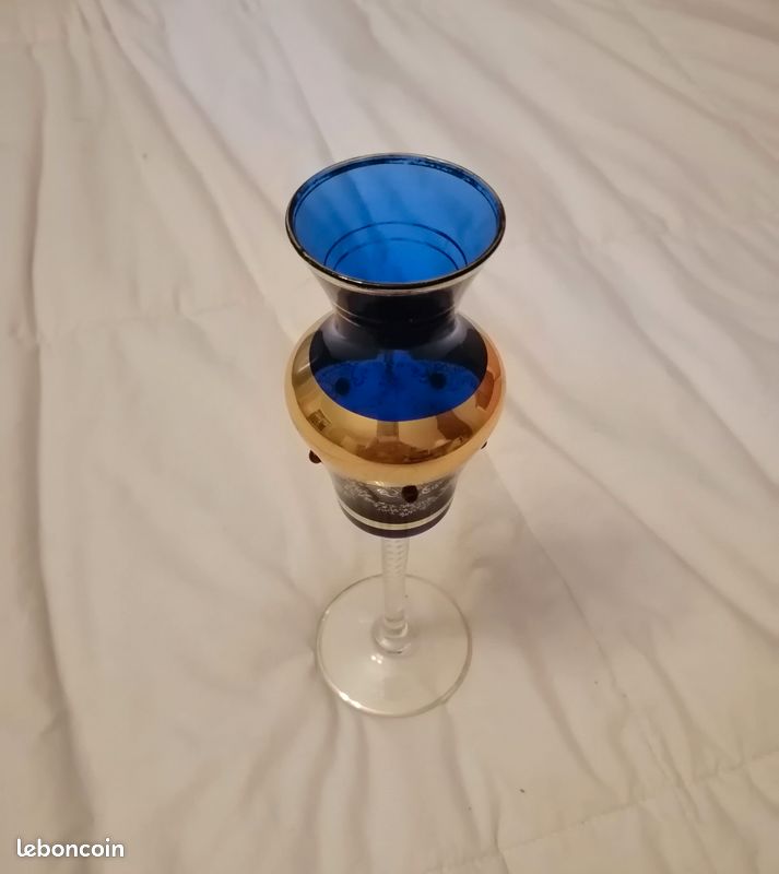 Vase sur pied (image 1)