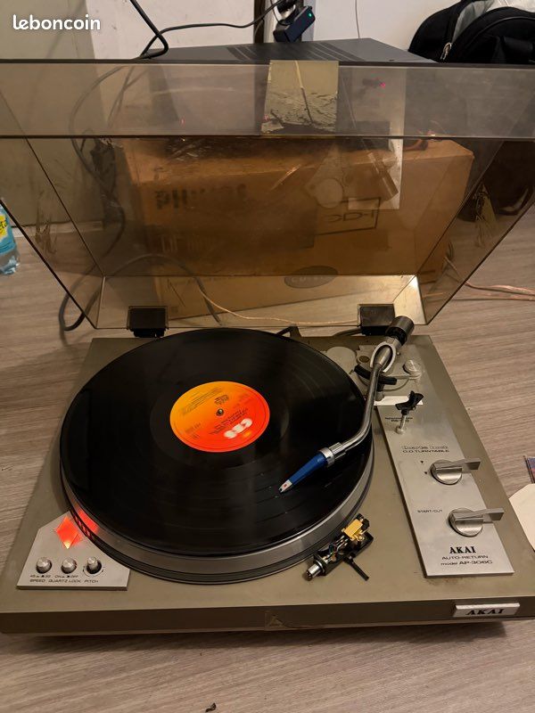 Platine vinyle Akai: Top 3 des Modèles Incontournables | Avis&Test