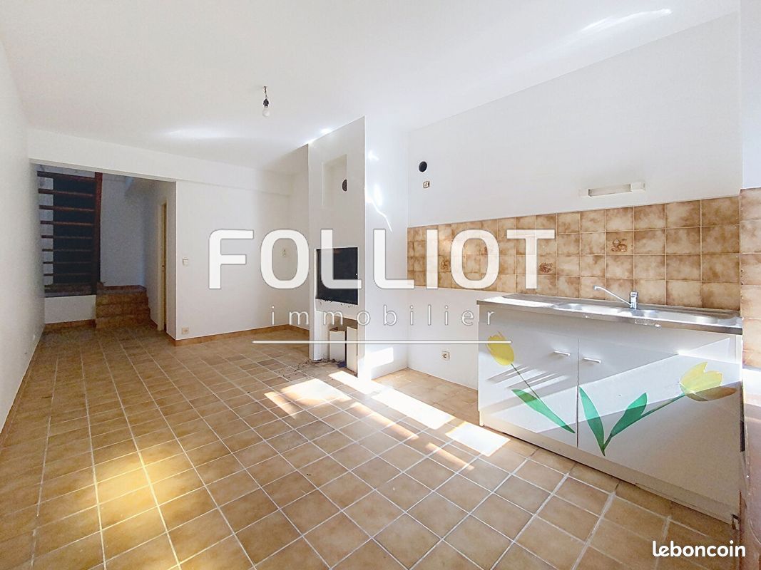 Maison 5 pièces 107 m² · à Saint-Georges-de-Reintembault · 107 m² · 70 500 €