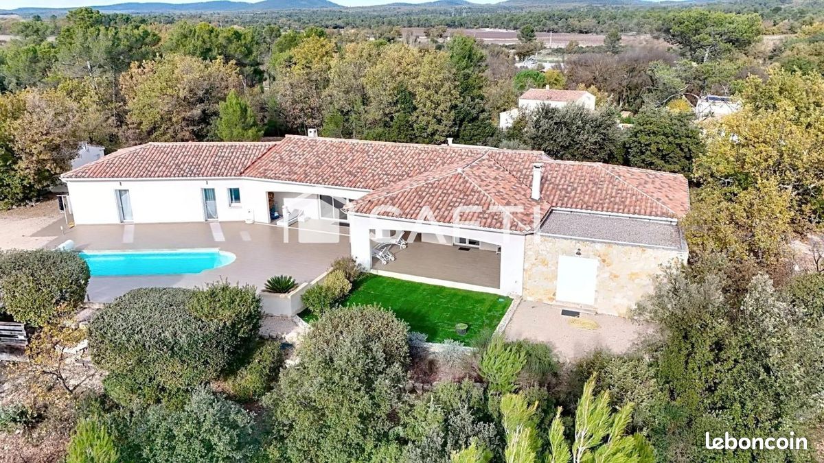 Maison 5 pièces 205 m² · à Ollières · 205 m² · 950 000 €