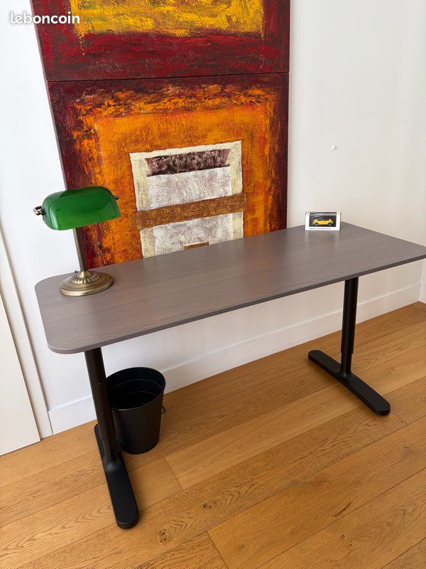 Bureau réglable en hauteur (image 1)