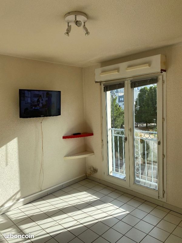 Appartement 1 pièce 18 m² · à Grenoble · 18 m² · 418 €/mois