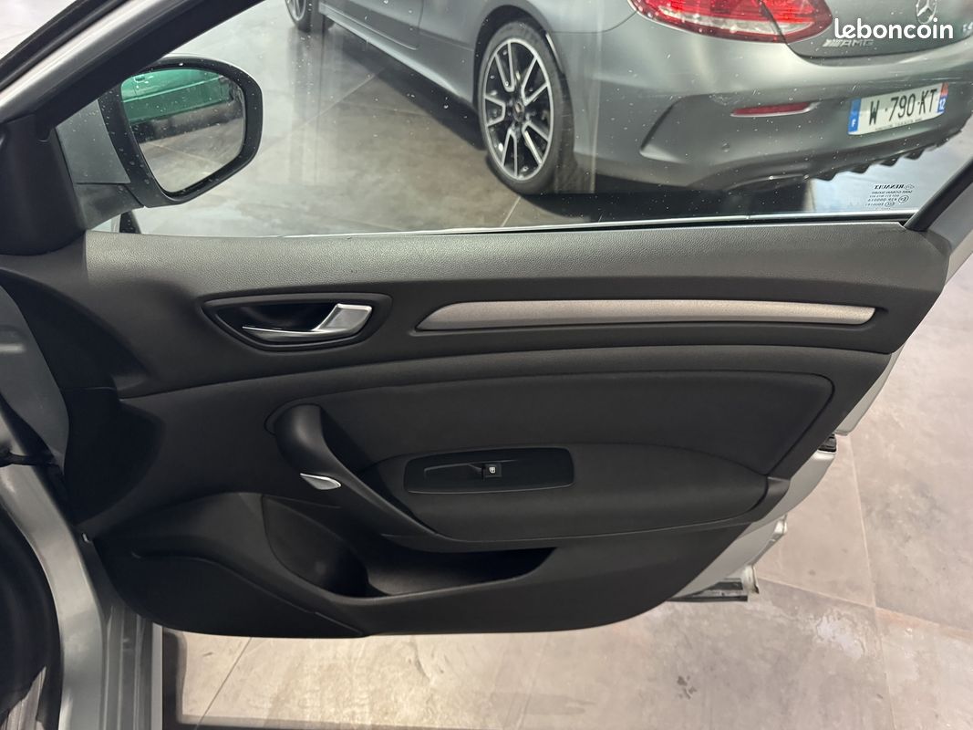 Renault MEGANE IV 1.5 BLUE DCI 115CH BUSINESS PLB AUTO (image 14)