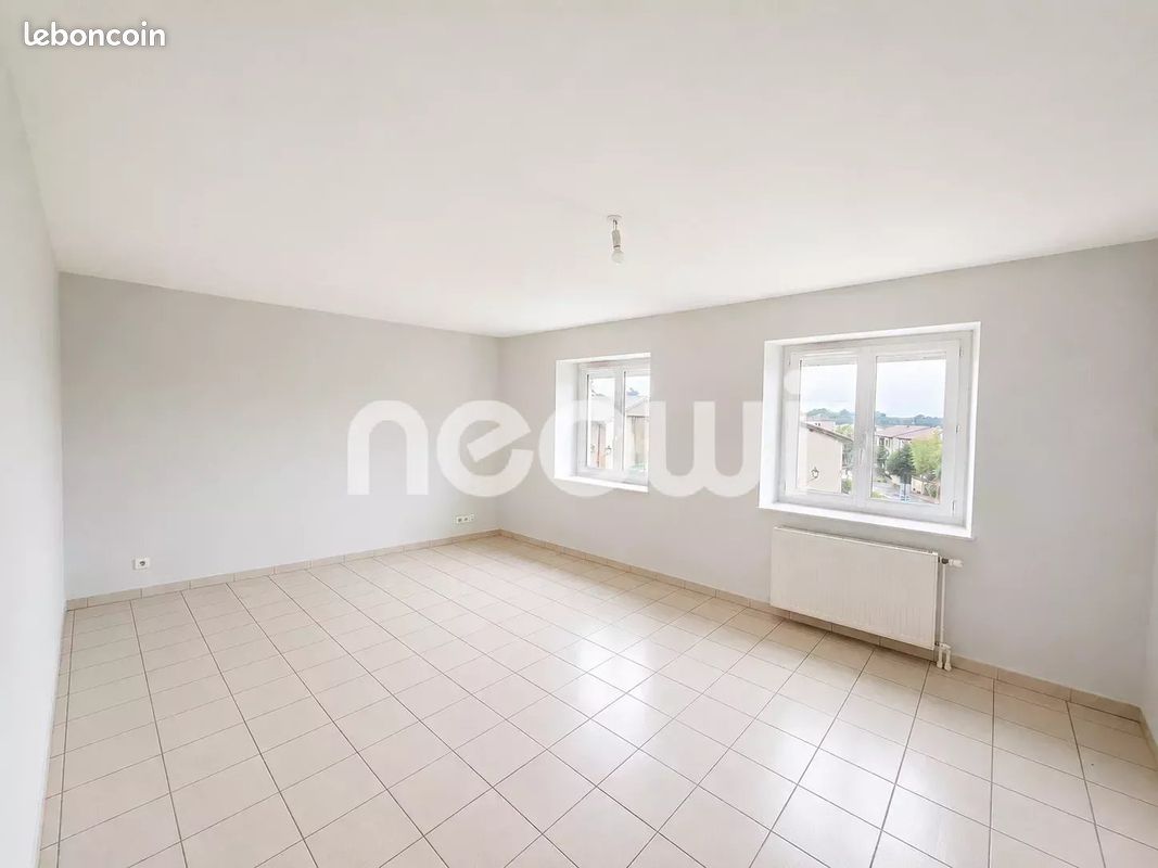 Appartement 3 pièces 72 m² · à Saint-Georges-de-Reneins · 72 m² · 690 €