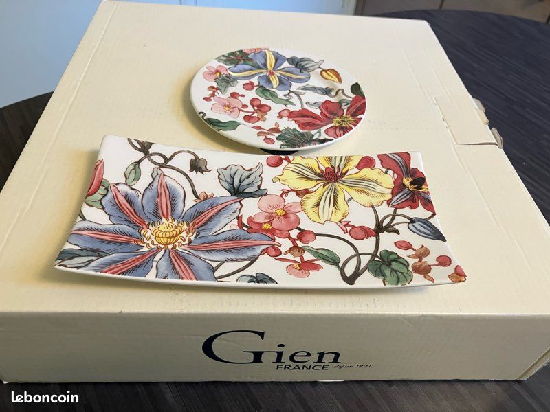 Vendu Ensemble en faïence de Gien Décor Clématites (image 1)