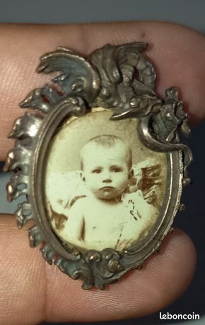 Jolie Broche Ancienne Pour Porter Une Photo - Vintage Et Charme Rétro