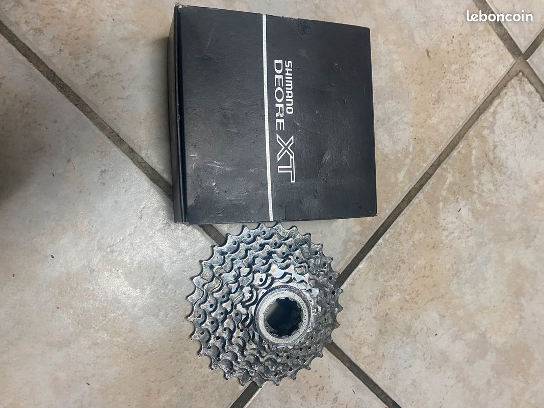 Cassette Shimano XT CS-M737 vitesses 11-28 dents Équipements vélos